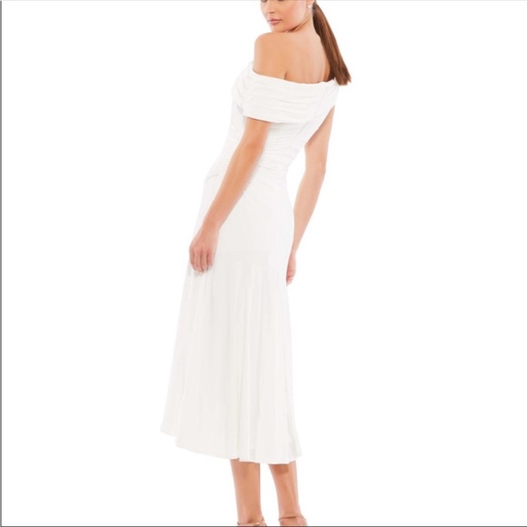 Macduggal RUCHED OFF-THE-SHOULDER MIDI DRESS in White Size 8 - Picture 3 of 9